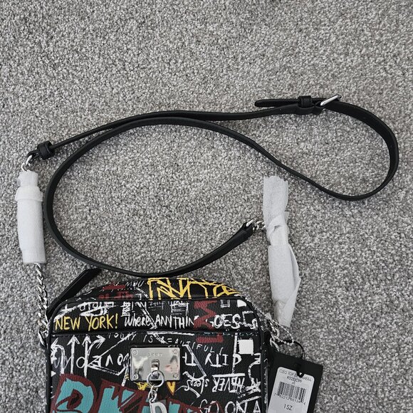 DKNY cleo to zip camera CROSSBODY black BAG graffiti ADJUSTABLE STRAP - Picture 3 of 10